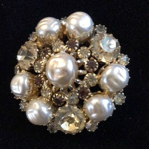 Vintage Weiss, faux pearls with champagne prone set rhinestones